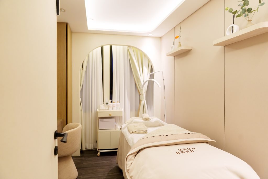HADA HANA Treatment Room